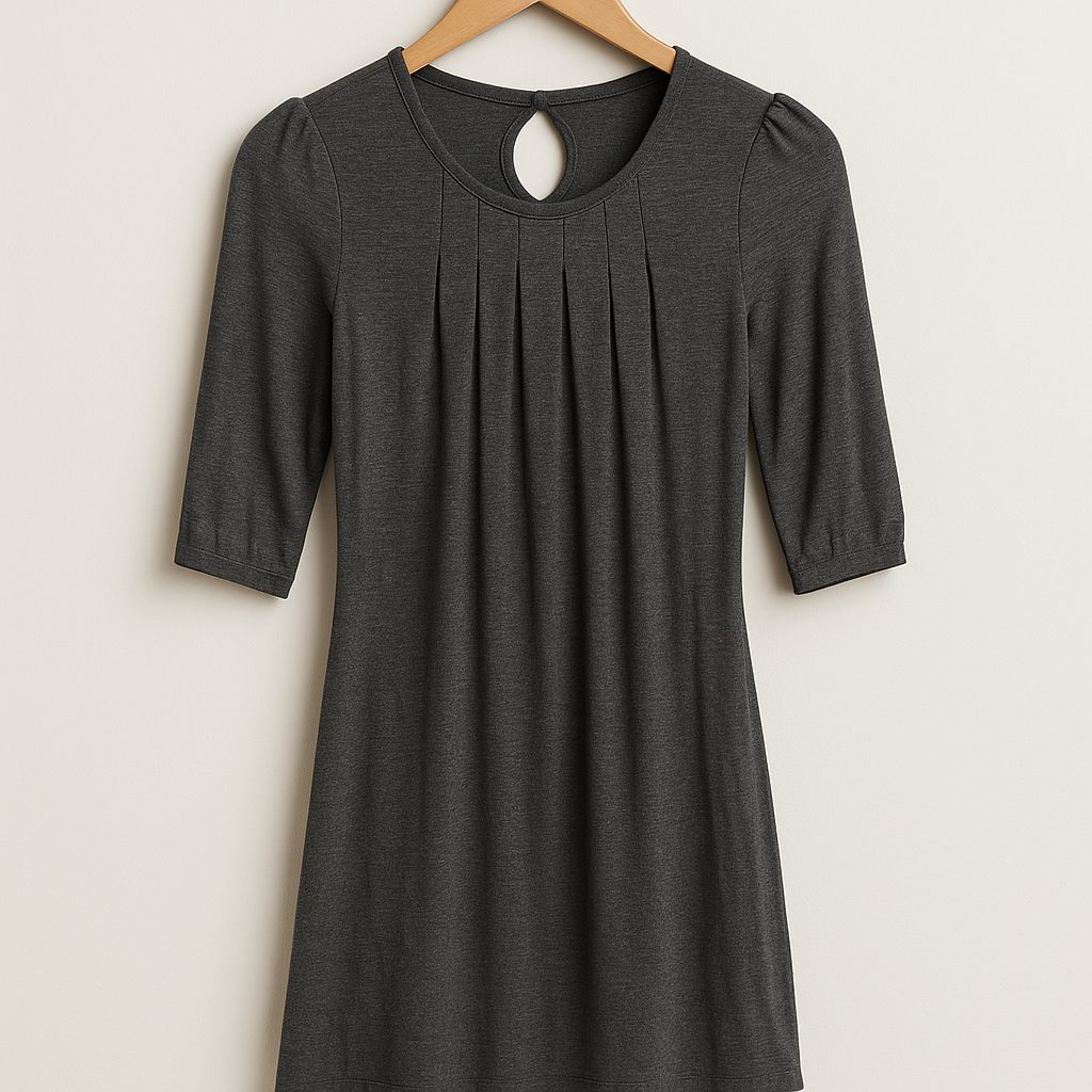 Vestido con detalle en el cuello