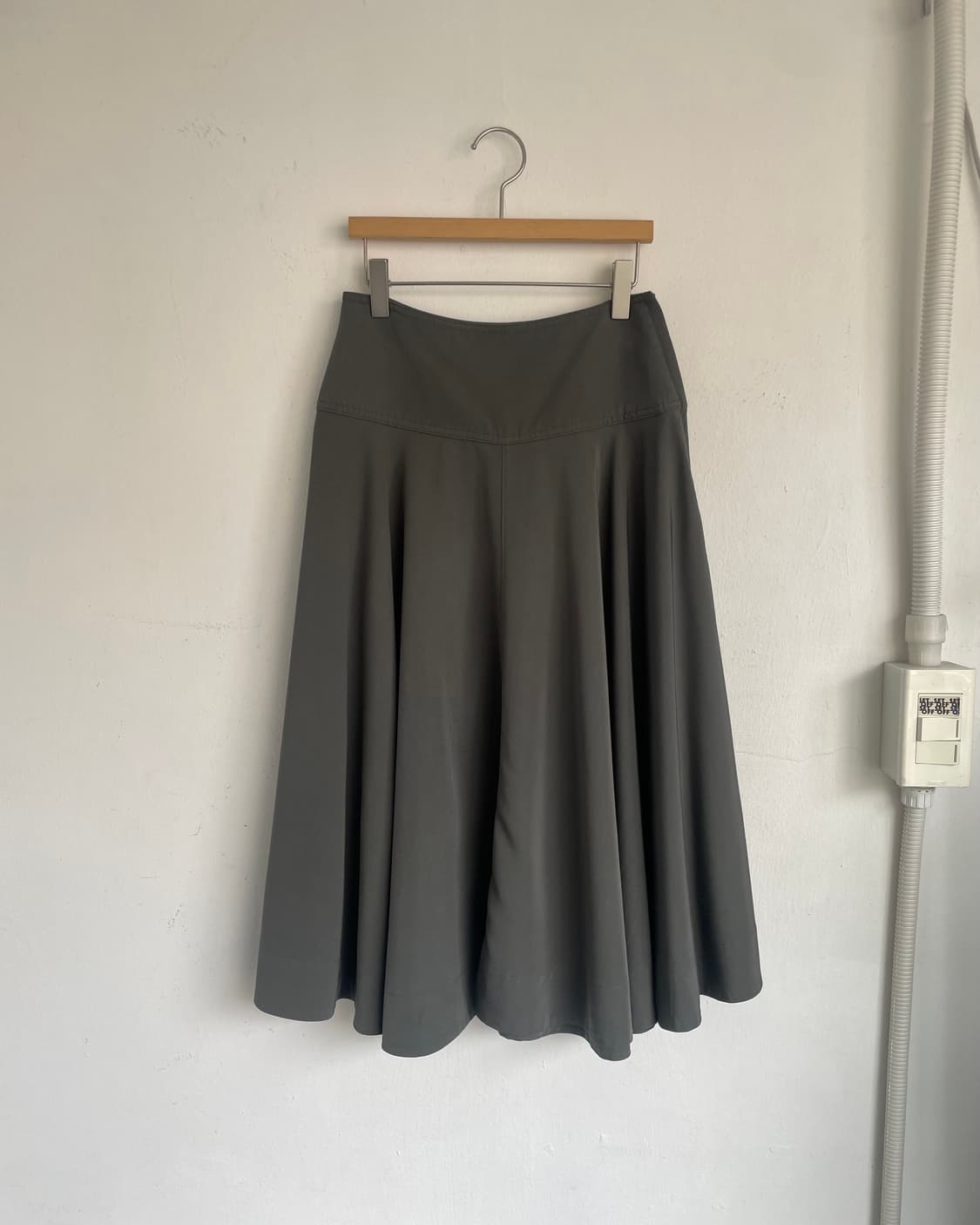 Falda gris