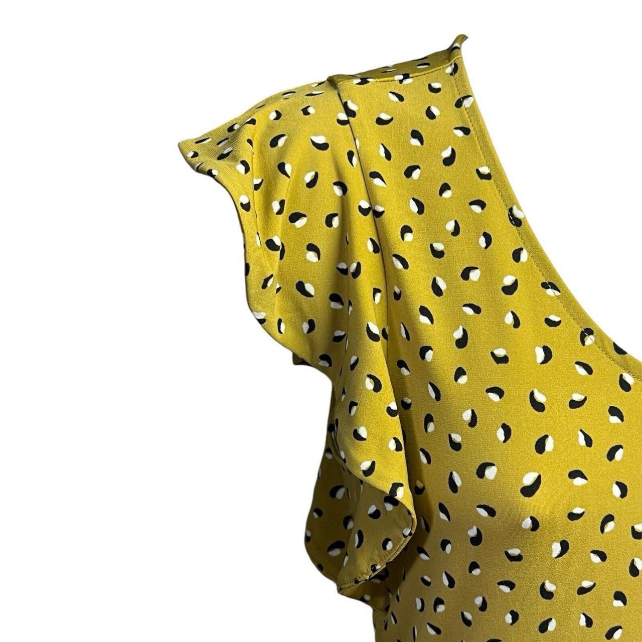Vestido amarillo con vuelo en mangas – Toque alegre para días brillantes