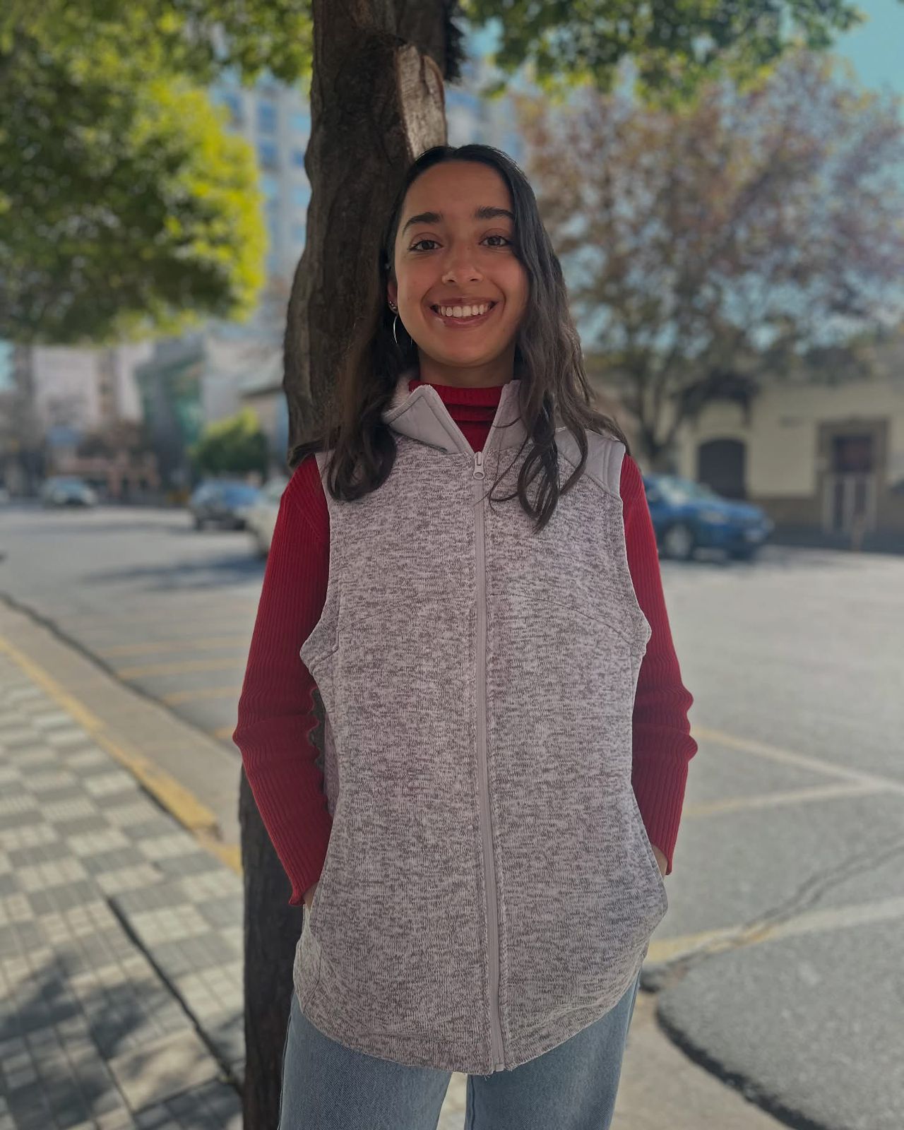 Chaleco Polar Gris Niebla – Calidez urbana con estilo ❄️💫