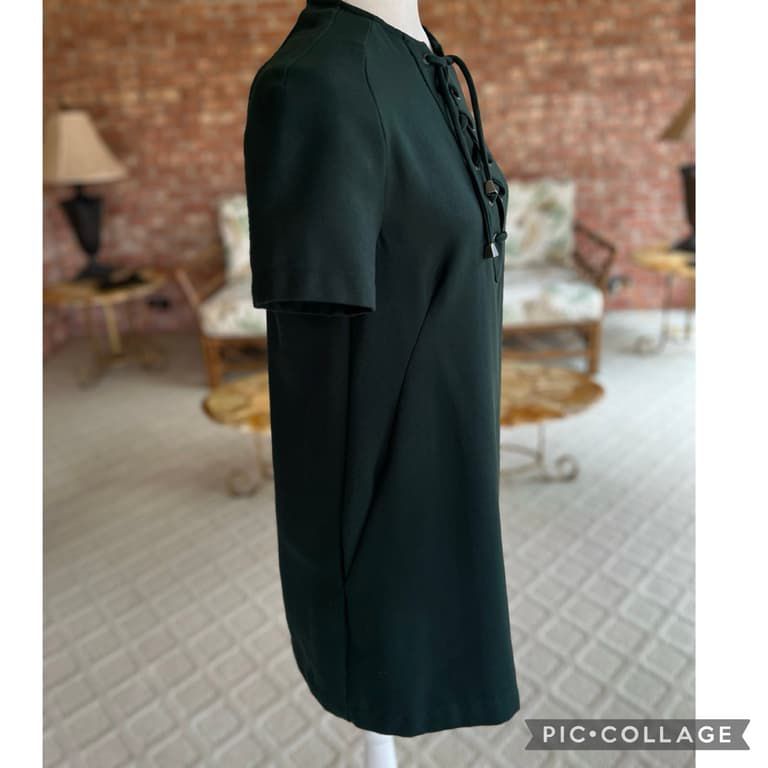 Vestido Urban Chic Verde Esmeralda – Sofisticación casual en cada paso 💚✨