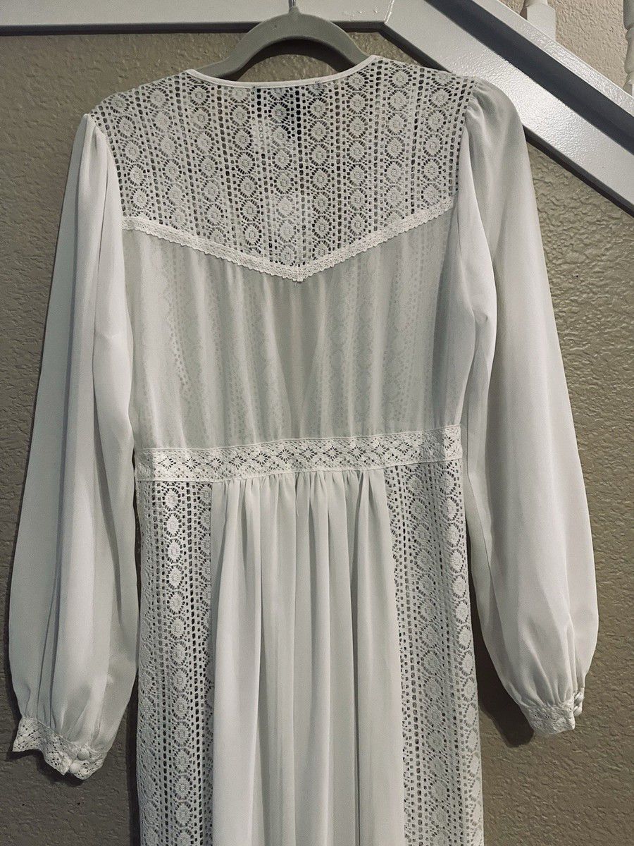 Vestido Largo Blanco con Encaje Retro y Mangas Largas 🤍✨