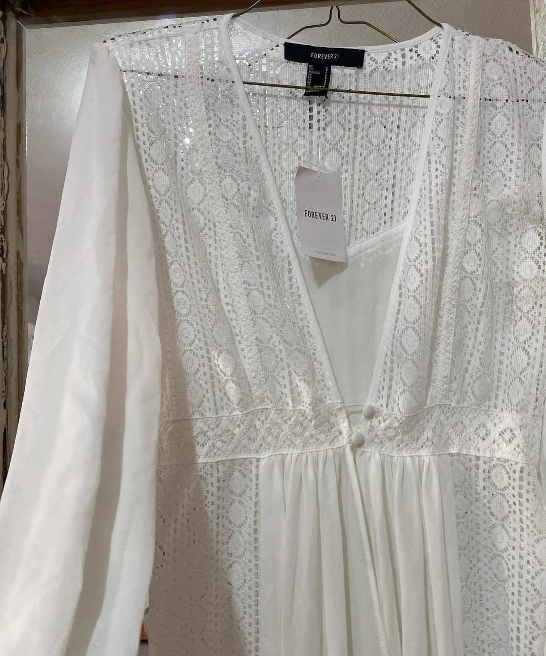 Vestido Largo Blanco con Encaje Retro y Mangas Largas 🤍✨