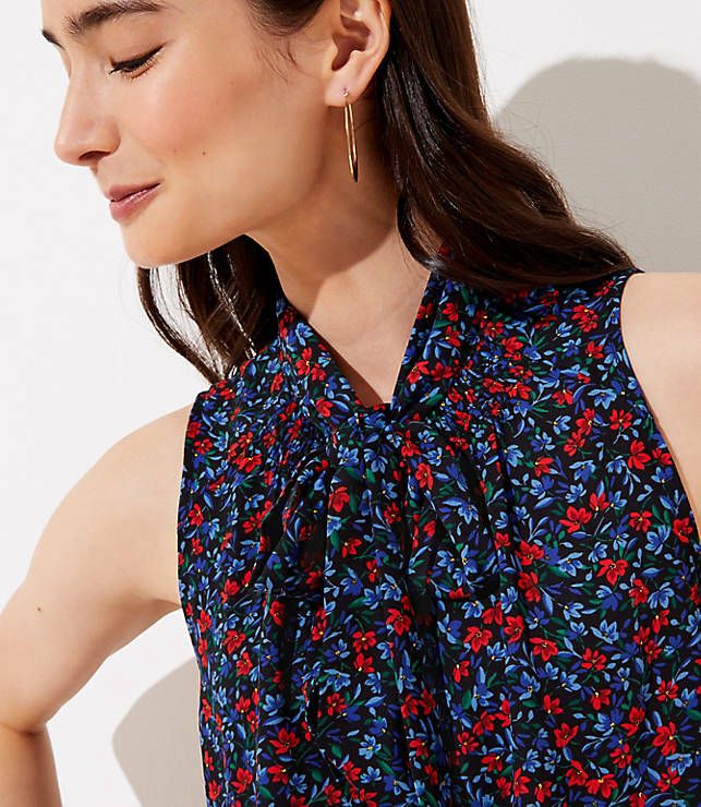 Blusa Floral Sin Mangas con Lazo – LOFT 🌸💙