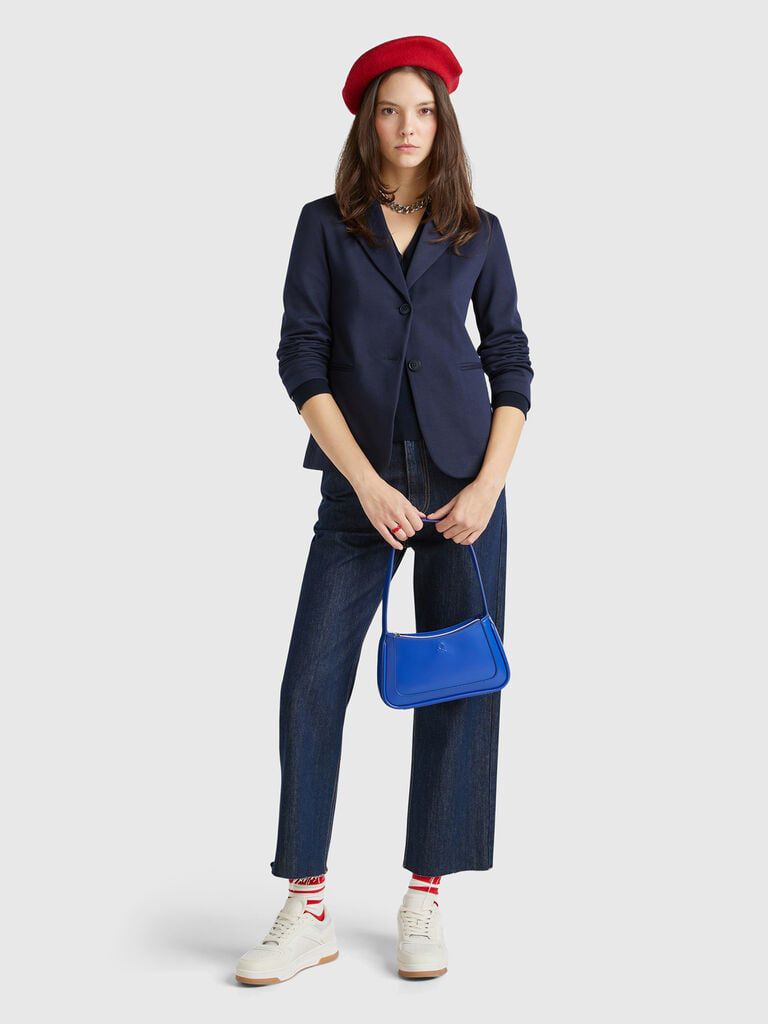 Blazer estructurado azul marino – Clásico atemporal con elegancia ejecutiva
