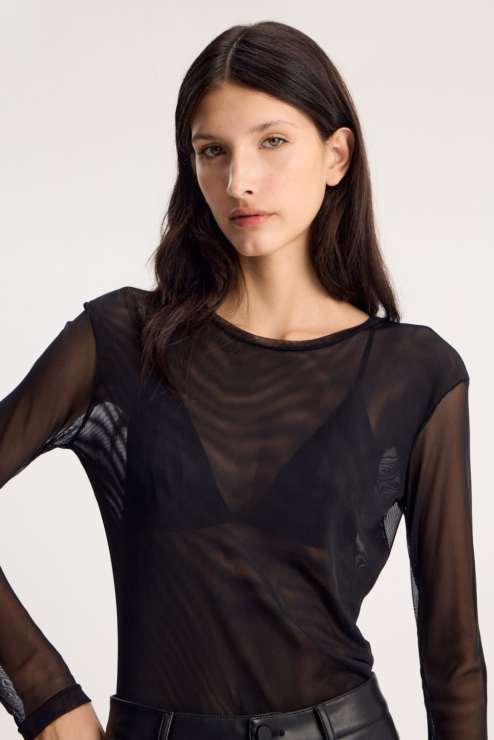 Blusa traslúcida