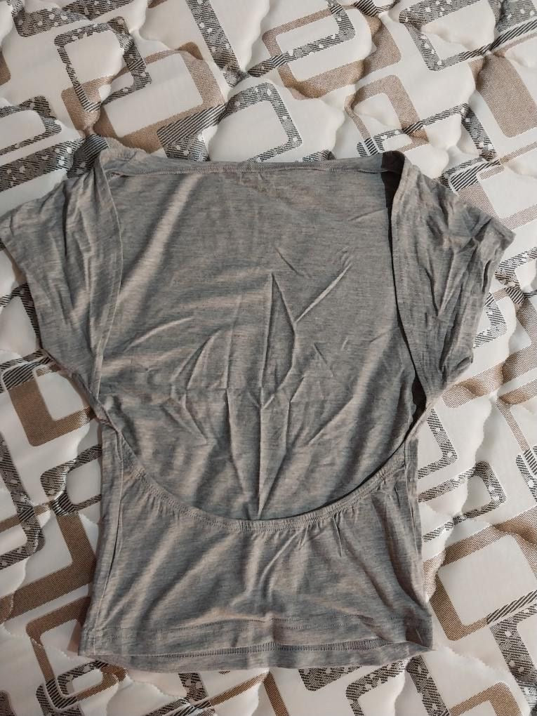 Blusa espalda descubierta gris o roja – Estilo sexy y cómodo