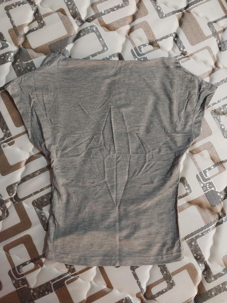 Blusa espalda descubierta gris o roja – Estilo sexy y cómodo