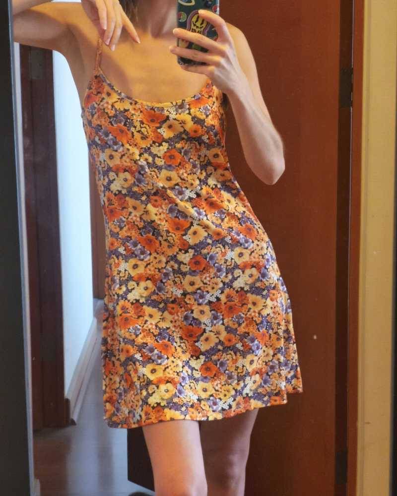 vestido floral hym naranja con morado básico pegado