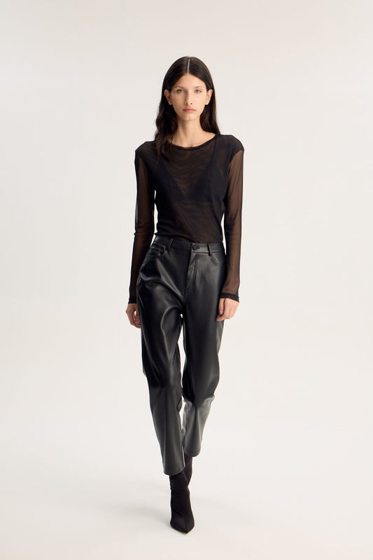 Blusa traslúcida
