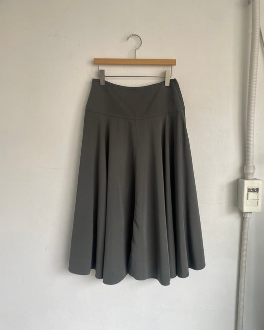 Falda gris