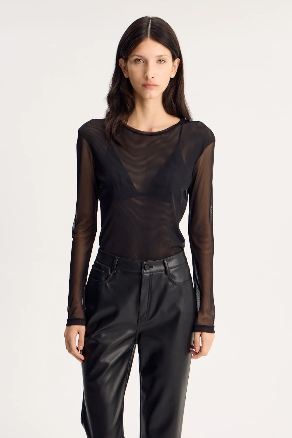 Blusa traslúcida