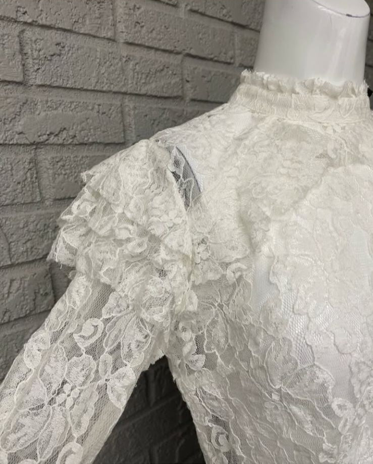 Crop Encaje Royal – Romántico y atrevido 💎🤍