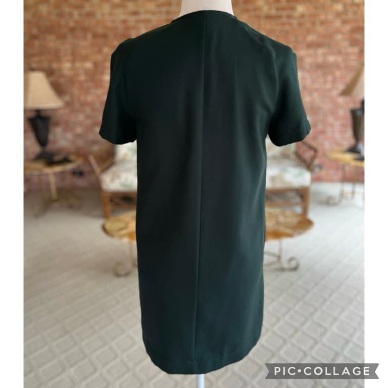 Vestido Urban Chic Verde Esmeralda – Sofisticación casual en cada paso 💚✨