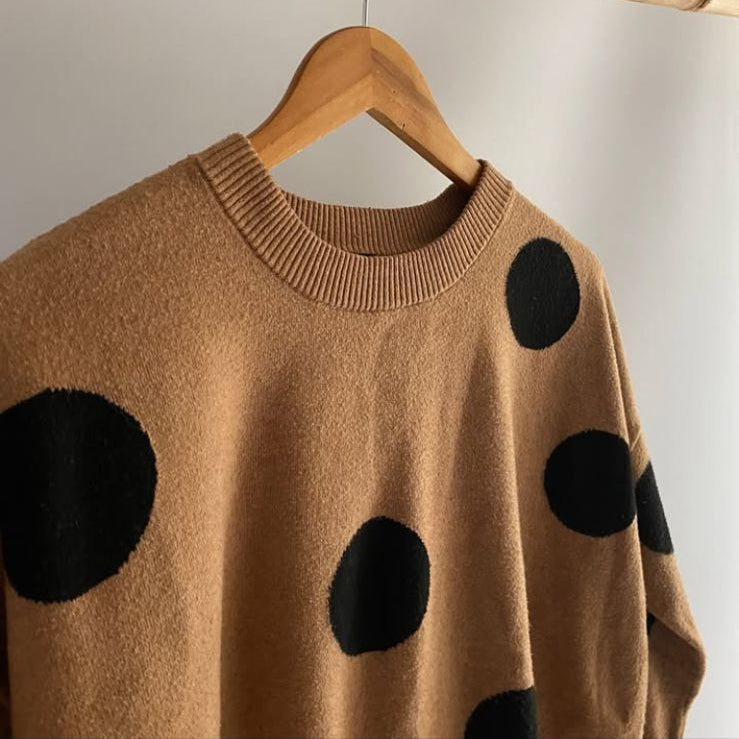 Sweater Lunar Retro – Estilo divertido con vibra vintage 🧸⚫️