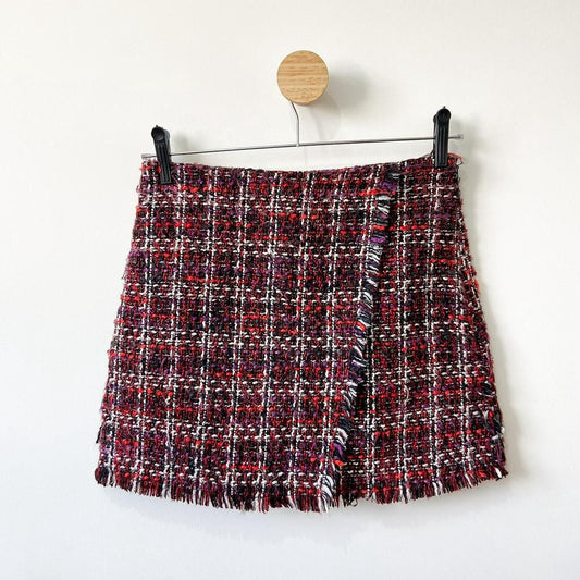 Falda Tweed Frangé – Elegancia clásica con actitud parisina 🇫🇷✨