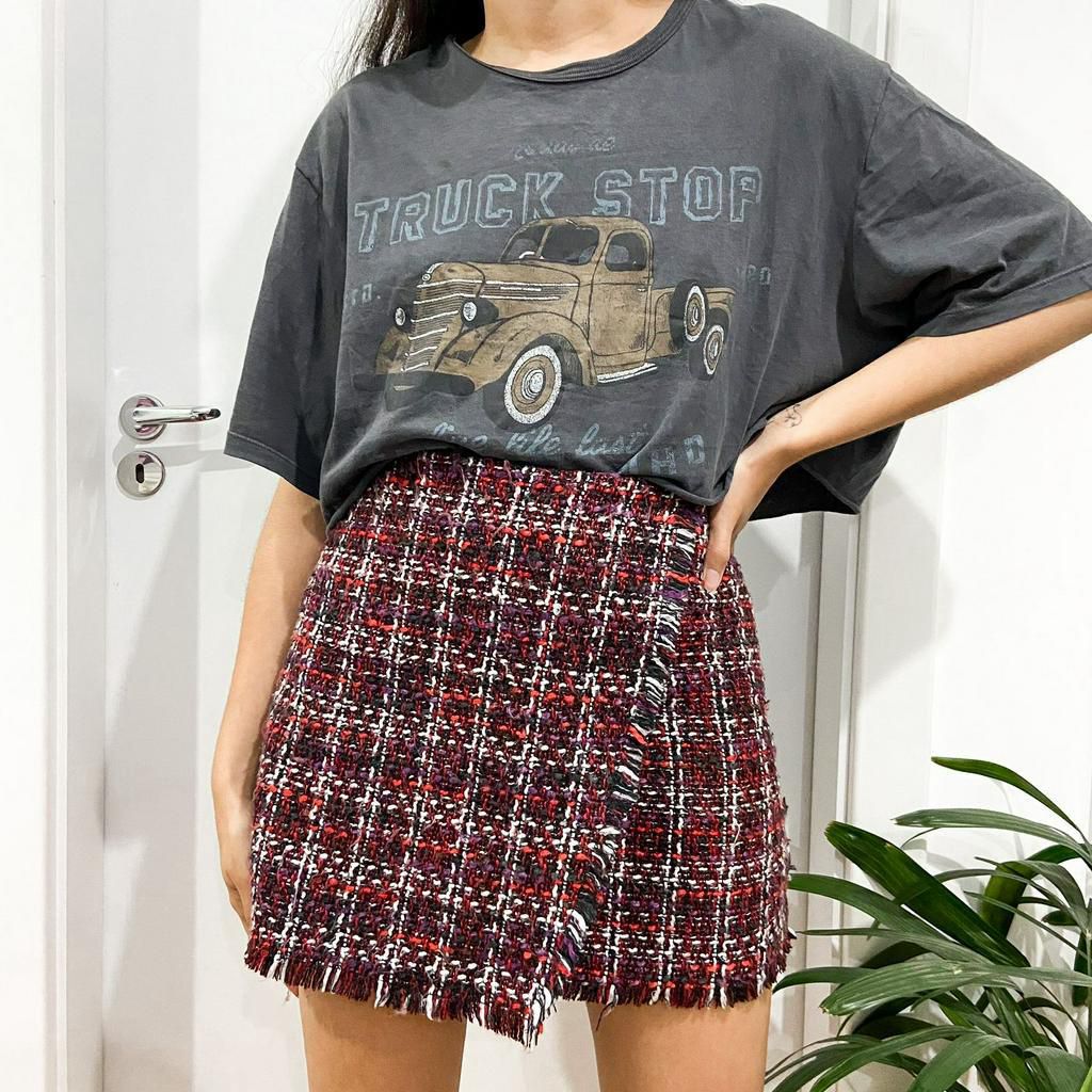 Falda Tweed Frangé – Elegancia clásica con actitud parisina 🇫🇷✨