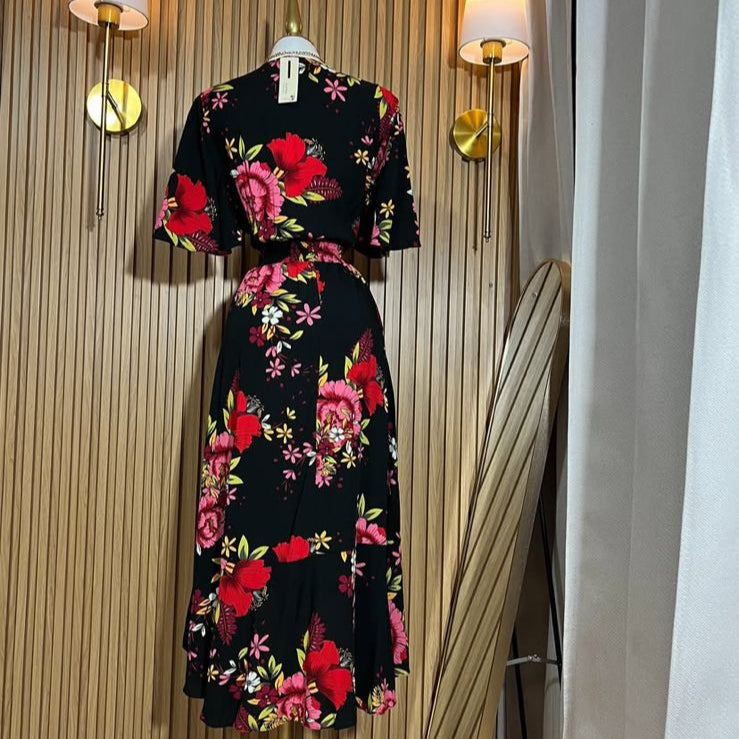 Vestido Asimétrico Floral en Negro & Rojo 🌺🖤