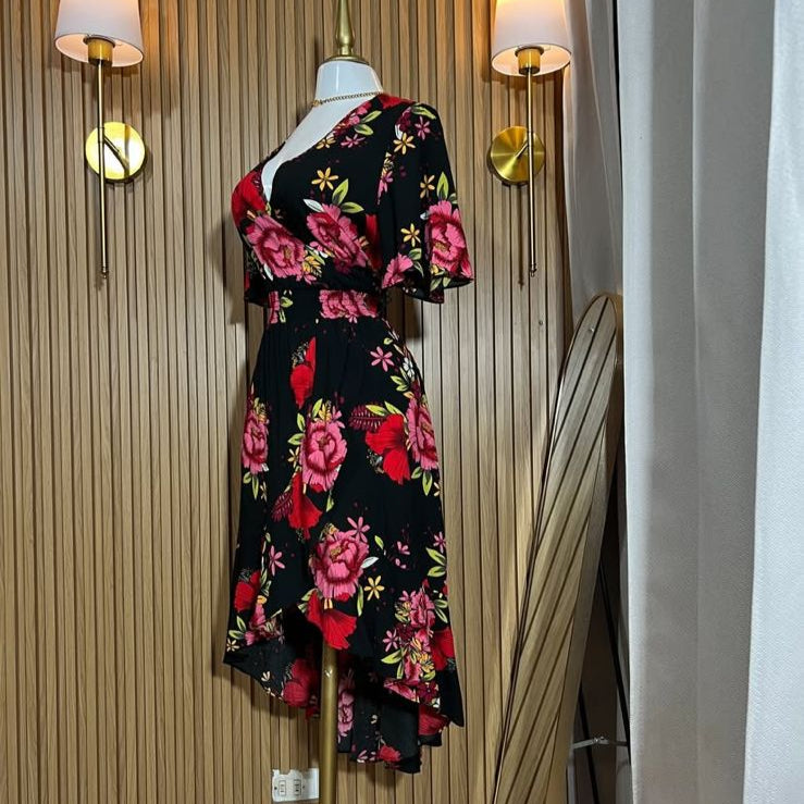 Vestido Asimétrico Floral en Negro & Rojo 🌺🖤