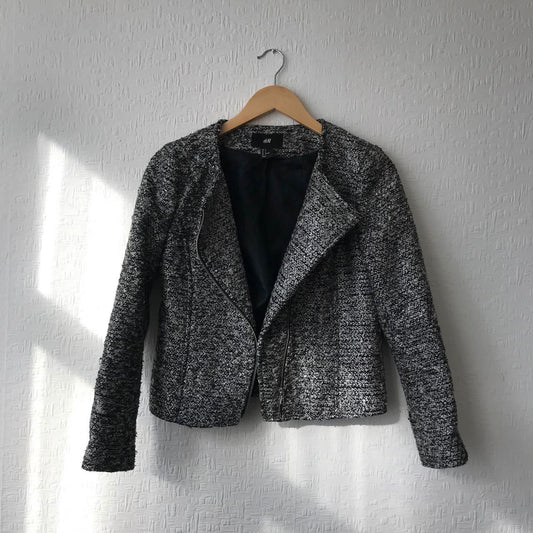 Chaqueta Texturizada en Blanco & Negro de H&M 🖤🤍