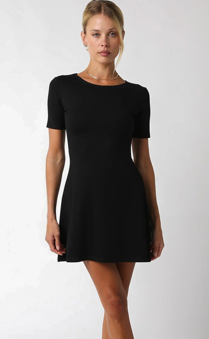 Vestido negro corte fit & flare – Básico sofisticado para toda ocasión