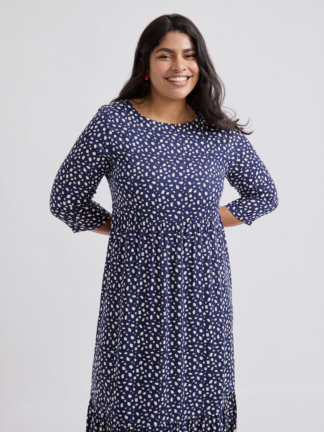 Vestido midi azul con estampado blanco – Comodidad y estilo para el día a día